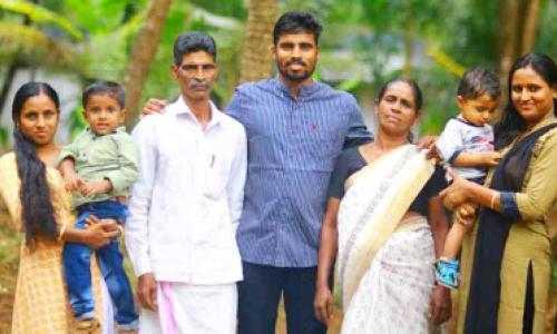 പ്രിയപുത്രനെ ഒരു നോക്കുകാണാൻ ചെറുവത്തൂർ കാത്തിരിക്കുന്നു