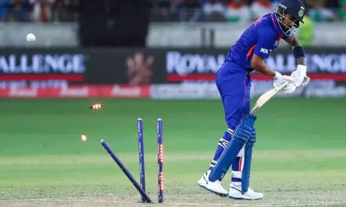 പാകിസ്താനെതിരെ ഇന്ത്യക്ക് നാല് വിക്കറ്റ് നഷ്ടം