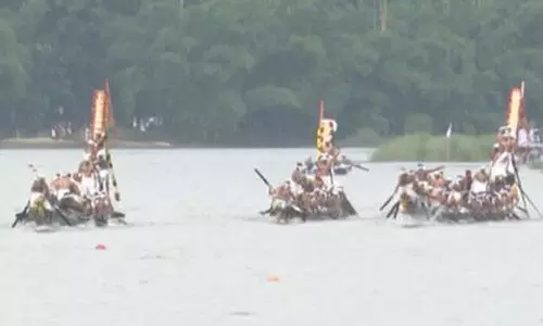 പ​ള്ളി​യോടം തുഴച്ചിലിന് കൂലിക്കാർ; ഉത്രട്ടാതി ജലമേളയിലെ വിജയികളുടെ ട്രോഫി തിരിച്ചുവാങ്ങും
