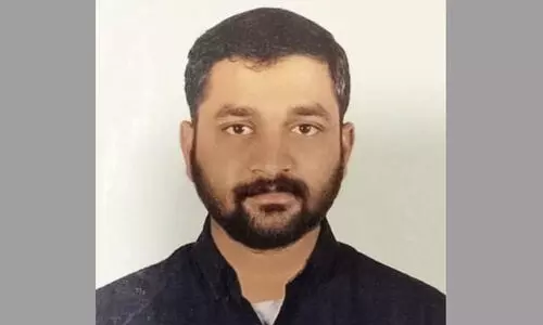 മീൻ കയറ്റി വന്ന ലോറി ബൈക്കിലിടിച്ച് യുവാവ് മരിച്ചു