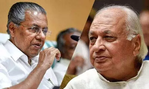 ഗവർണറുടെ അധികാരത്തിനപ്പുറം ഒരിഞ്ച് കടക്കാമെന്ന് കരുതരുത്; താക്കീതുമായി പിണറായി വിജയൻ