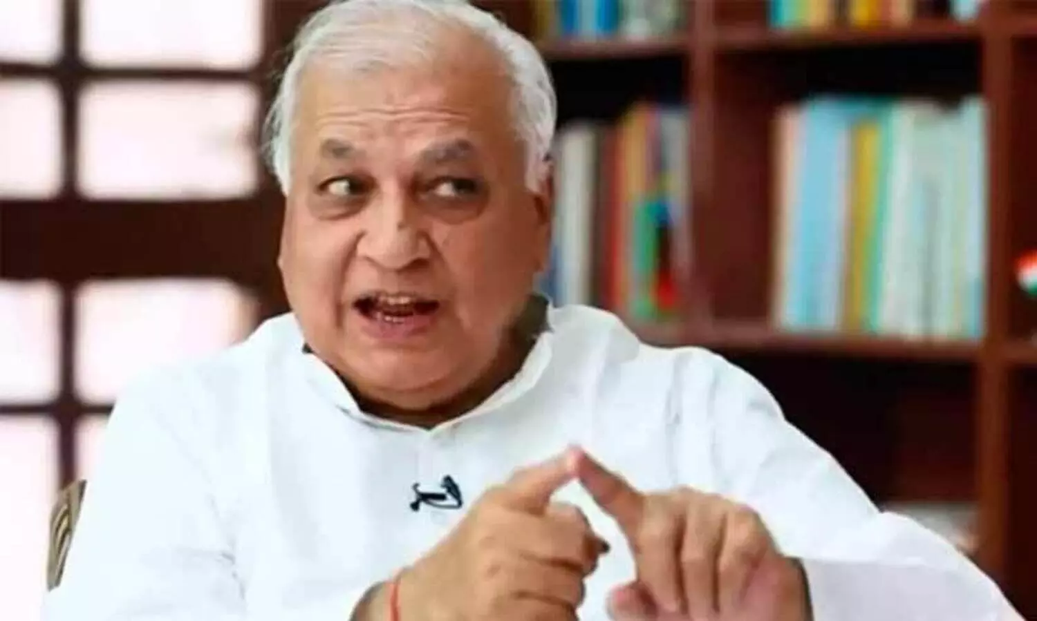 How many staff does the governor have