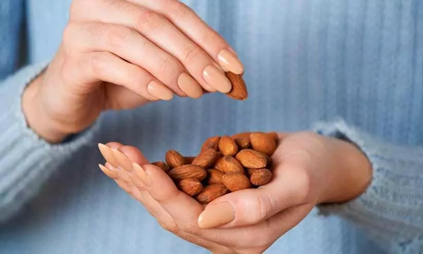 almonds can reduce the risk of heart disease