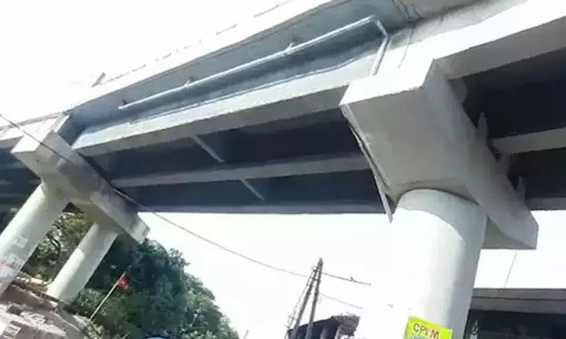 പാപ്പിനിശ്ശേരി, താവം മേൽപാലങ്ങൾ; അപാകതകൾ പരിഹരിക്കാതെ പൊതുമരാമത്ത് ഏറ്റെടുക്കില്ല പാപ്പിനിശ്ശേരി, താവം മേൽപാലങ്ങൾ; അപാകതകൾ പരിഹരിക്കാതെ പൊതുമരാമത്ത് ഏറ്റെടുക്കില്ല