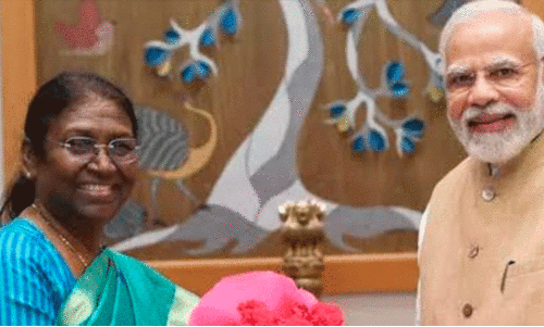 President, PM Modi lead Diwali greetings