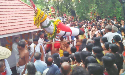 കടലുണ്ടി വാവുത്സവം: ജാതവൻ പുറപ്പാട് തുടങ്ങി; വാവുത്സവം ചൊവ്വാഴ്ച