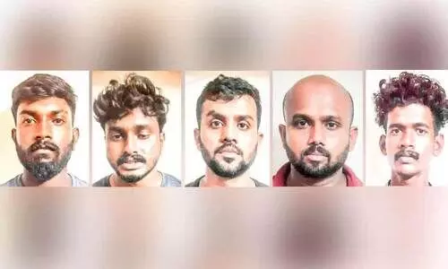 gang of six vandalized a hotel in Mavelikara
