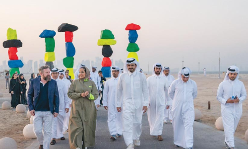 സന്ദർശകർക്ക് വർണക്കാഴ്ചയുമായി ദോഹ മൗണ്ടെയ്ൻസ്