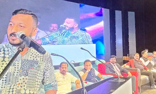 ബ​ഹു​സ്വ​ര ഇ​ന്ത്യ​ക്ക് ആ​വ​ശ്യം ആ​ര്‍ദ്ര​ത​യു​ടെ രാ​ഷ്ട്രീ​യം -രാ​ഹു​ല്‍ മാ​ങ്കൂ​ട്ട​ത്തി​ല്‍