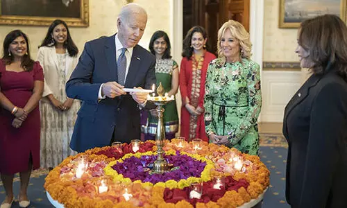 ബൈഡന്റെ ആതിഥേയത്തിൽ വൈറ്റ് ഹൗസിലെ ദീപാവലി ആഘോഷം; ഒരുക്കങ്ങൾ കണ്ട് ഞെട്ടി ഇന്ത്യൻ വം​ശജർ