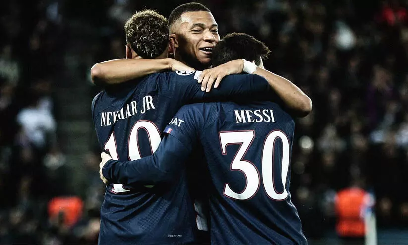 ഇരട്ടഗോളുമായി തിളങ്ങി മെസ്സിയും എംബാപ്പെയും; ഏഴടിച്ച് പി.എസ്.ജി; മക്കാബി തരിപ്പണം ഇരട്ടഗോളുമായി തിളങ്ങി മെസ്സിയും എംബാപ്പെയും; ഏഴടിച്ച് പി.എസ്.ജി; മക്കാബി തരിപ്പണം