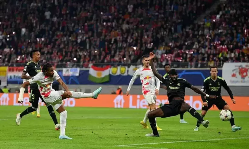 അടിതെറ്റി റയൽ; ആർ.ബി ലെപ്സിഗിനോട് ഞെട്ടിക്കുന്ന തോൽവി (3-2) അടിതെറ്റി റയൽ; ആർ.ബി ലെപ്സിഗിനോട് ഞെട്ടിക്കുന്ന തോൽവി (3-2)