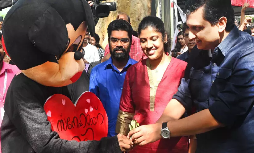 ലഹരിക്കെതിരെ കൈകോർത്ത് നാട്