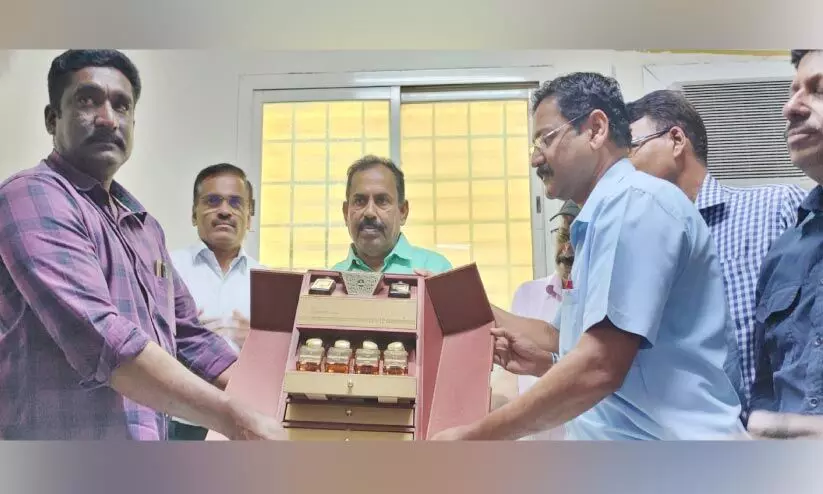 സൈഫുദ്ദീൻ വിളക്കേഴത്തിന് യാത്രയയപ്പ് സൈഫുദ്ദീൻ വിളക്കേഴത്തിന് യാത്രയയപ്പ്