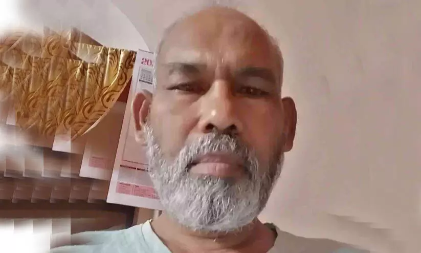 ഓട്ടോ നിർത്തുന്നതിനിടെ നിയന്ത്രണം വിട്ട് മറിഞ്ഞ് ഡ്രൈവർ മരിച്ചു ഓട്ടോ നിർത്തുന്നതിനിടെ നിയന്ത്രണം വിട്ട് മറിഞ്ഞ് ഡ്രൈവർ മരിച്ചു