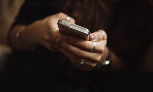 Mumbai Woman lost ₹ 2.4 Lakh while Ordering Sweets Online