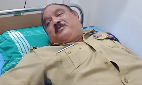 police officer came to settle a family dispute was beaten up by the husband