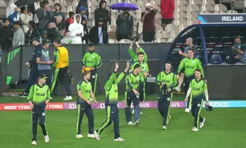 മഴ വില്ലനായി; ഇംഗ്ലണ്ടിനെ അഞ്ചു റൺസിന് അട്ടിമറിച്ച് അയർലൻഡ്