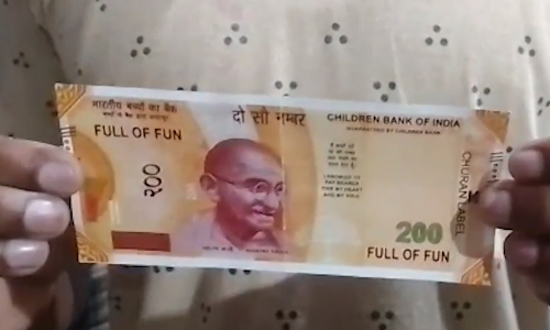 യു.പിയിൽ എടിഎമ്മിൽ നിന്നും കിട്ടിയത് 200 രൂപയുടെ കള്ളനോട്ടുകൾ; പൊലീസ് കേസ്