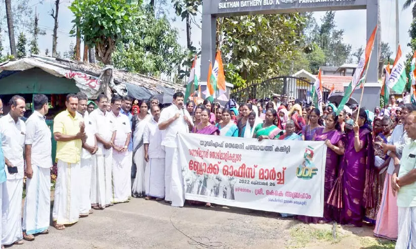 മോദി സർക്കാർ തൊഴിലുറപ്പ് തൊഴിലാളികളുടെ പിച്ചച്ചട്ടിയിൽ കൈയിട്ടുവാരുന്നു- കെ.കെ. അബ്രഹാം മോദി സർക്കാർ തൊഴിലുറപ്പ് തൊഴിലാളികളുടെ പിച്ചച്ചട്ടിയിൽ കൈയിട്ടുവാരുന്നു- കെ.കെ. അബ്രഹാം