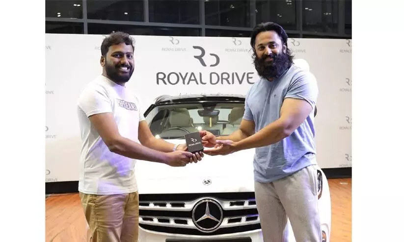 Actor Unni Mukundan gift Mercedes benz GLA 200 Meppadiyan Director Vishnu Mohan Actor Unni Mukundan gift Mercedes benz GLA 200 Meppadiyan Director Vishnu Mohan