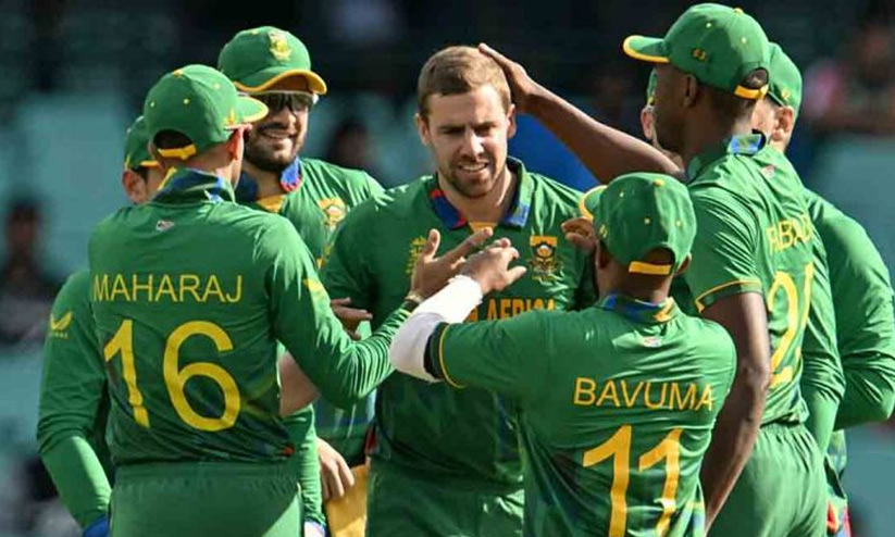 റോസൂവിന് സെഞ്ച്വറി; ബംഗ്ലാദേശിനെതിരെ 104 റൺസിന്റെ ജയവുമായി ദക്ഷിണാഫ്രിക്ക റോസൂവിന് സെഞ്ച്വറി; ബംഗ്ലാദേശിനെതിരെ 104 റൺസിന്റെ ജയവുമായി ദക്ഷിണാഫ്രിക്ക