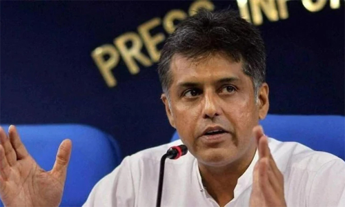 Manish Tewari against Kejriwal’s currency notes remark