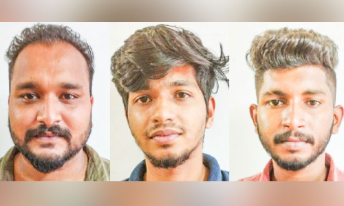 പ​ട​ക്കം പൊ​ട്ടി​ച്ച​ത് ചോ​ദ്യം​ചെ​യ്ത​തി​ന് മ​ർ​ദ​നം;  മൂ​ന്ന്​ പ്ര​തി​ക​ൾ പി​ടി​യി​ൽ