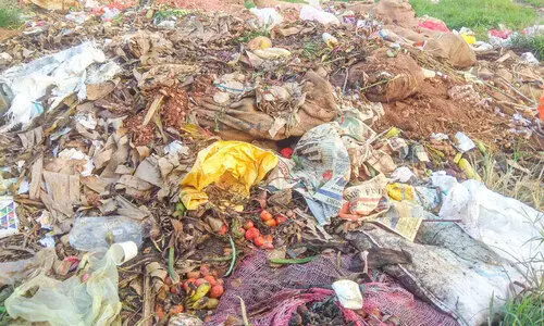 Epidemic scare Aluva market as garbage dump