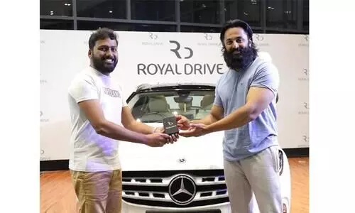 Actor Unni Mukundan gift Mercedes benz GLA 200 Meppadiyan Director Vishnu Mohan
