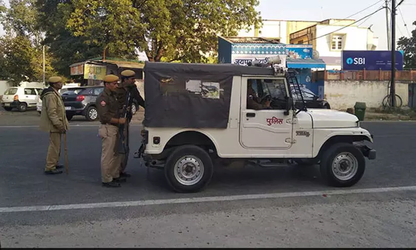 ഇരുകക്ഷികൾ തമ്മിലുള്ള പ്രശ്ന പരിഹാരം: പെൺകുട്ടികളെ ലേലം ചെയ്യാൻ കരാർ തയാറാക്കി രാജസ്ഥാനിലെ ജാതി പഞ്ചായത്ത് ഇരുകക്ഷികൾ തമ്മിലുള്ള പ്രശ്ന പരിഹാരം: പെൺകുട്ടികളെ ലേലം ചെയ്യാൻ കരാർ തയാറാക്കി രാജസ്ഥാനിലെ ജാതി പഞ്ചായത്ത്