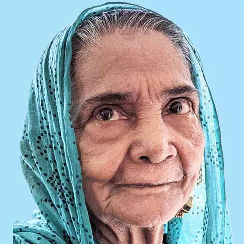 പാ​ത്തു​മ്മ ഹ​ജ്ജു​മ്മ