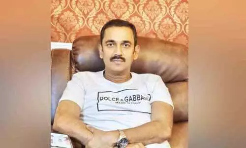 ബാങ്കിലെ പ്രവാസികളുടെ കൂട്ടുകാരൻ അക്കു എന്ന അക്ബർ