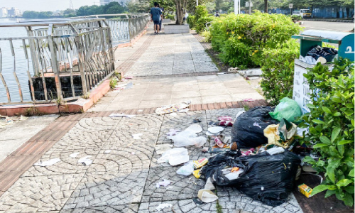 Queens Walkway trashed Queens Walkway trashed