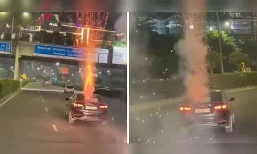 ഓടുന്ന കാറിന് മുകളിൽ ദീപാവലി വെടിക്കെട്ട്; വിഡിയോ വൈറൽ, മൂന്ന് പേർ പിടിയിൽ