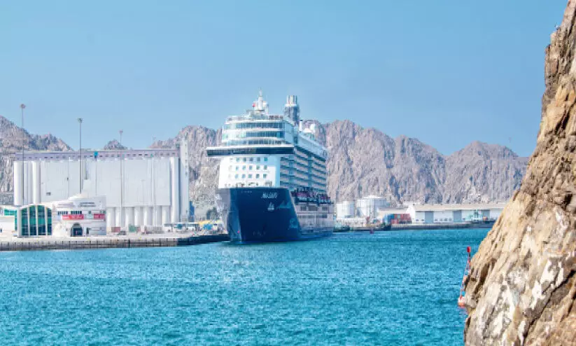 ആദ്യ കപ്പൽ തീരം തൊട്ടു;ക്രൂസ് സീസണിന് തുടക്കം ആദ്യ കപ്പൽ തീരം തൊട്ടു;ക്രൂസ് സീസണിന് തുടക്കം