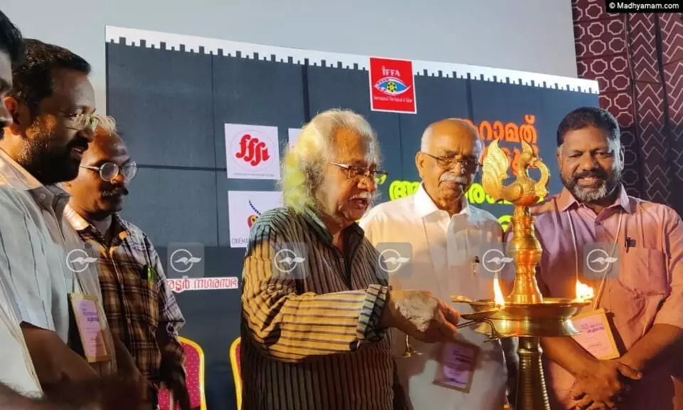 വിമർശനങ്ങളും വിവാദങ്ങളും ഒഴിഞ്ഞു; അടൂർ അന്താരാഷ്ട്ര ചലച്ചിത്ര മേളയിൽ വേദി പങ്കിട്ട് ഡോ. ബിജുവും അടൂർ ഗോപാലകൃഷ്ണനും