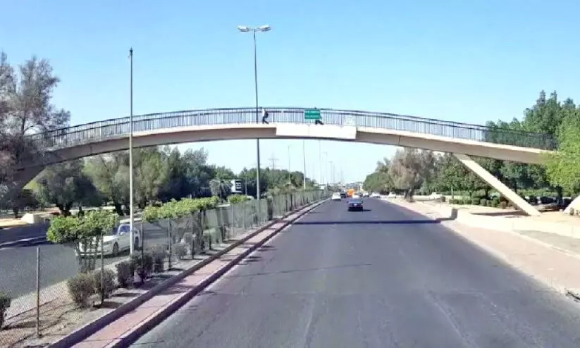 ന​ട​പ്പാ​ല​ങ്ങ​ളി​ൽ മോ​ട്ടോ​ർ സൈ​ക്കി​ൾ ഉ​പ​യോ​ഗി​ച്ചാ​ൽ ക​ർ​ശ​ന ന​ട​പ​ടി