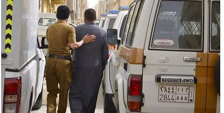 താമസ, തൊഴിൽ, അതിർത്തി നിയമലംഘനം; സൗദിയിൽ ഒരാഴ്ച്ചക്കിടെ 17,255 വിദേശികൾ അറസ്റ്റിൽ താമസ, തൊഴിൽ, അതിർത്തി നിയമലംഘനം; സൗദിയിൽ ഒരാഴ്ച്ചക്കിടെ 17,255 വിദേശികൾ അറസ്റ്റിൽ