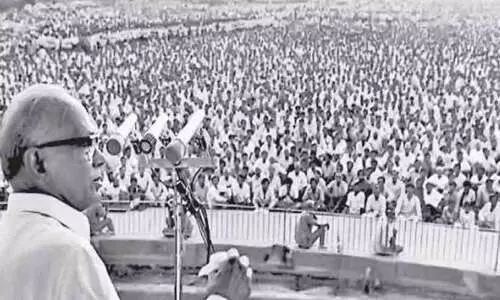 ജയപ്രകാശ് നാരായണിനെ സംഘ്പരിവാര്‍ വിഴുങ്ങുമ്പോള്‍