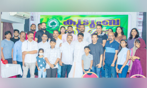 ടി. ​സി​ദ്ദി​ഖ് എം.​എ​ൽ.​എ​ക്ക് സ്വീ​ക​ര​ണം ന​ൽ​കി