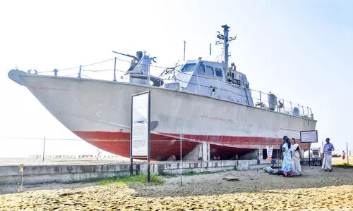 warship in alappuzha beach
