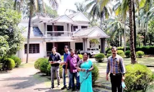 വീട് കയറി പരിശോധന; 159 റേഷൻ കാർഡുകൾ പിടികൂടി