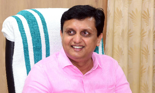 വി. മുരളീധരൻ മന്ത്രിയായത് നമോ പൂജ്യ നിവാരണ പദ്ധതിയിലൂടെ -മന്ത്രി മുഹമ്മദ് റിയാസ്