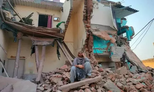 ഡൽഹിയിൽ 25 മുസ്‍ലിംവീടുകൾ കൂടി തകർത്തു; പൊലീസ് ക്രൂരമായി പെരുമാറിയെന്ന് സ്ത്രീകൾ