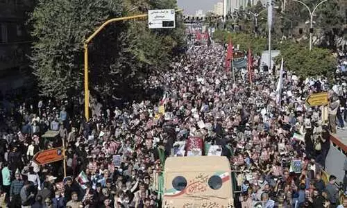 ഇറാനിൽ പ്രതിഷേധങ്ങൾക്കെതിരെ ശിയ വിഭാഗത്തിന്റെ പ്രകടനം