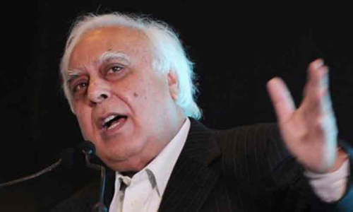 സ്വര്‍ണക്കടത്ത് കേസ്: ഒരു തവണ ഹാജരാകാൻ കപില്‍ സിബലിന് കേരളം നല്‍കുന്നത് 15.5 ലക്ഷം