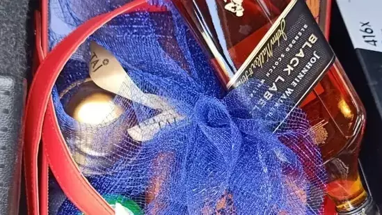 മാധ്യമപ്രവർത്തകർക്ക് പണവും മദ്യവും നൽകി; ബി.ജെ.പിക്കെതിരെ ഗുരുതര ആരോപണവുമായി കോൺഗ്രസ്