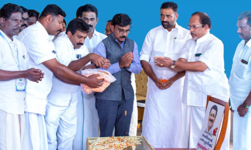 Dr. Mathew Kuzhalnadan M.L.A Dr. Mathew Kuzhalnadan M.L.A