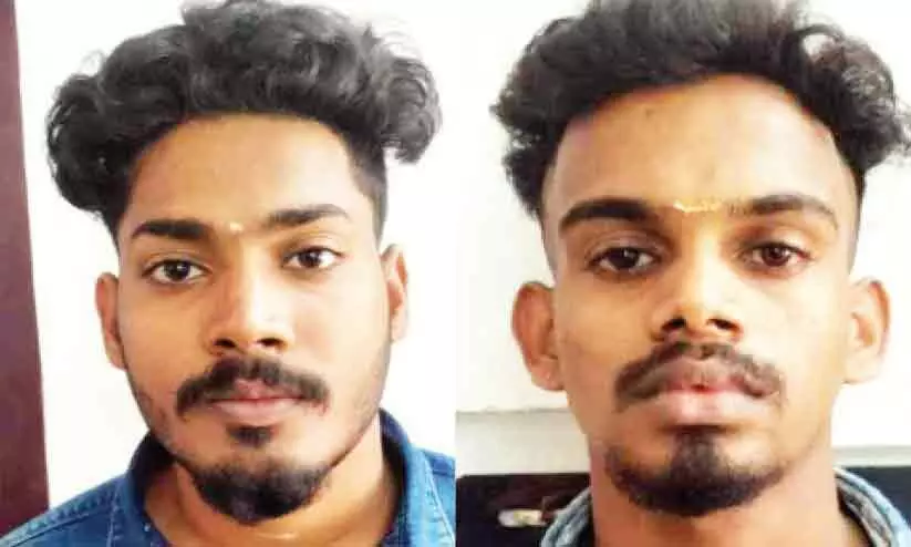 സഹോദരങ്ങളെ ആക്രമിച്ച കേസിൽ രണ്ട് പേർ അറസ്റ്റിൽ സഹോദരങ്ങളെ ആക്രമിച്ച കേസിൽ രണ്ട് പേർ അറസ്റ്റിൽ